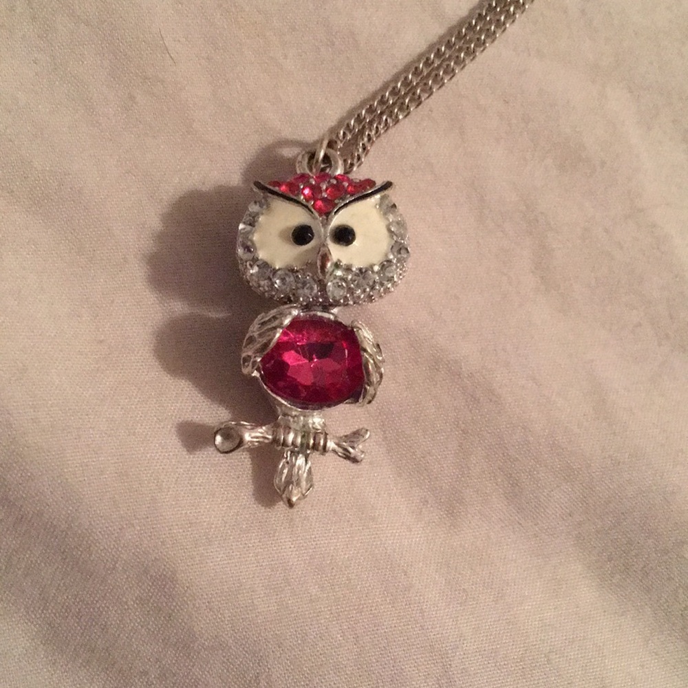 3 necklaces. - Picture 3 of 5